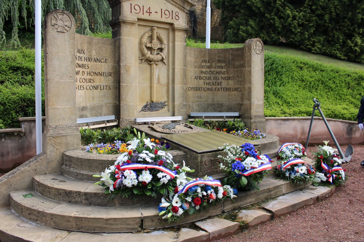 Nous commémorerons en ce 8 mai le 79e anniversaire de la victoire de 1945. Hommage aux Morts pour la France ce matin à #Hayange, aux côtés de @J_Bardella @ljacobelli @MAndrouet et de nombreux élus hayangeois et régionaux 🇫🇷