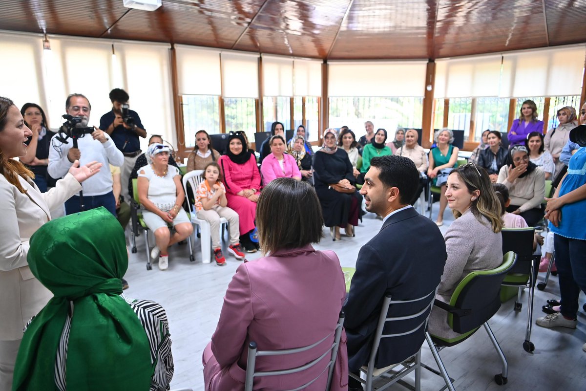 Anneler Günü yaklaşırken KAGİM’de eğitim alan kadın girişimcilerimizle bir araya geldik ve el emeği ürünlerinin sergisine katıldık. Tuzla’nın üreten kadınlarının her zaman yanındayız.