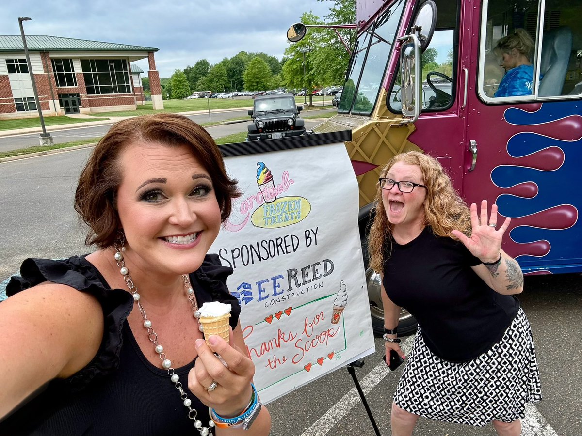 KaseyWilloughb4's tweet photo. Teacher 👩🏻‍🏫 Appreciation goodies today! @carouselice #KettleRunNHS https://t.co/iWLzfQg1fr