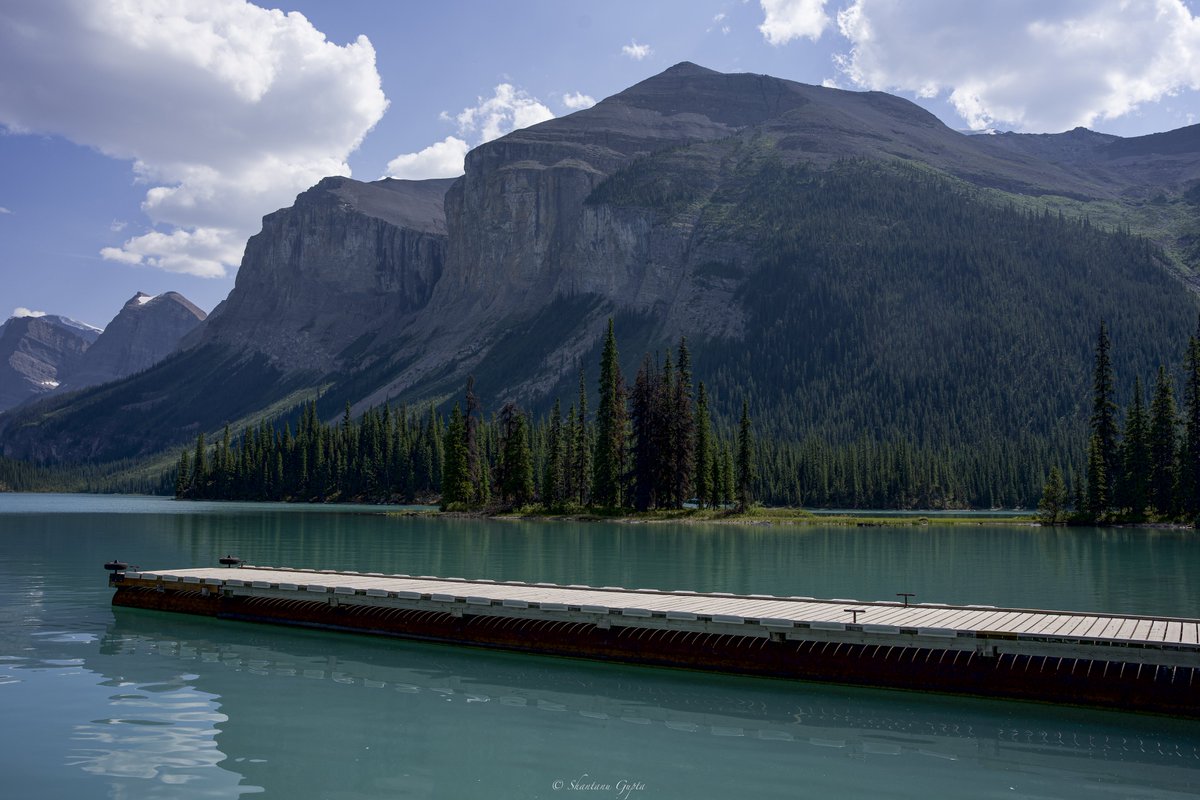 SERENE

#sonyalpha #sigmacanada #sigma2470art #canada #jasper #malignelake #spiritisland #summer #throwback