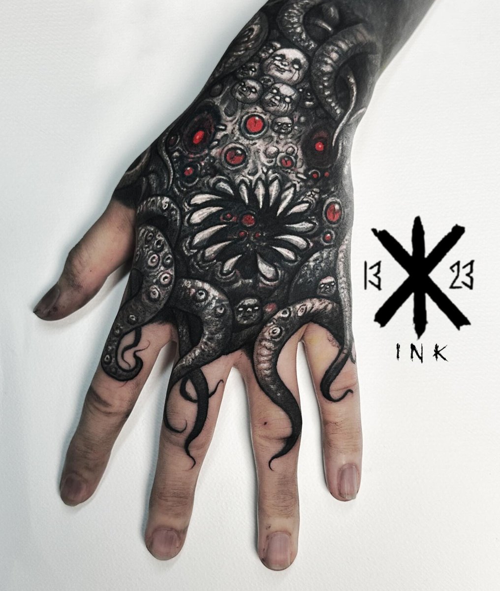 1323ink's tweet photo. COVER-UP
Octopus 🐙 of death freehand customized blackwork
leave a comment if you like Asa's work, email or DM him for any enquiries/bookings and he'll think of something for you 👀📨 asaxcash@gmail.com all ideas are welcome at (1323 Ink.)
done by @asaxcash
#asacash #1323ink https://t.co/c8hFSBXnEs