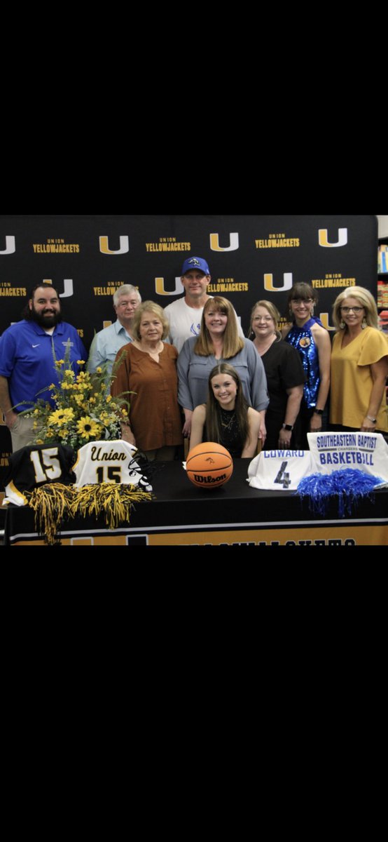 MaddenCassy's tweet photo. Congratulations to our Lady Jacket, @Scoward15 for signing to further her academic and athletic career at Southeastern Baptist College!   We are so proud of you Syd and look forward to seeing you back on the hardwood again!!!  #LadyJackettoaLadyCharger 🖤💛🏀💙🖤 https://t.co/8aWG6VyMv9