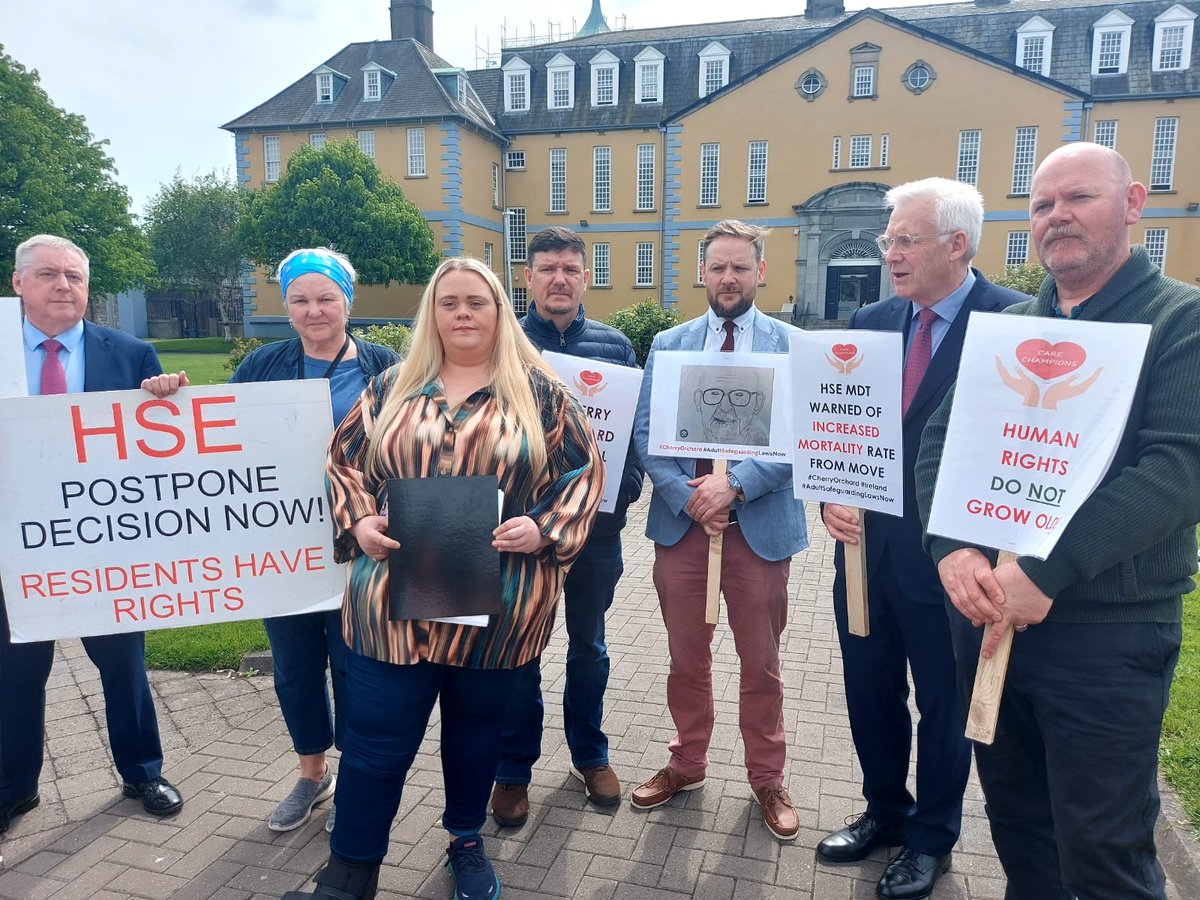 Sincere thanks to the political representatives who today stood with the families of residents in #CherryOrchardHospital at Dr Steevens Hospital. Sincere thanks to @IndJoeBehan @bridsmithTD @Wardy1916 @Costellop @Fergusodowd @DaithiDoolan @BernardGloster @MaryButlerTD #3Asks