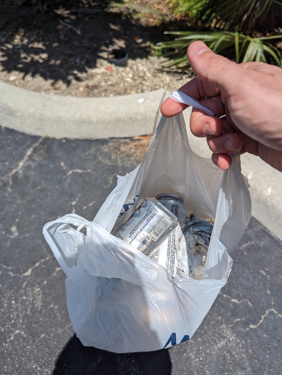 crferrie's tweet image. I did a bit of cleaning around my workplace! @cleanify_vet #sustainableactions #vechain #BeB3TR