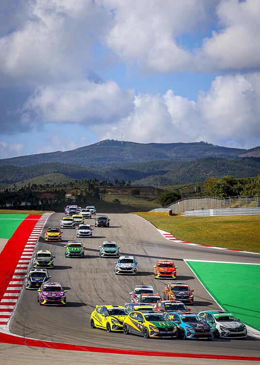 This weekend Official Renault Clio Livestream from Hockenheim🤩🥳
Link for RACE 1 Saturday 12:45 CEST youtube.com/live/rdzwyRK0F… 
Link for RACE 2 Sunday 17:05 CEST youtube.com/watch?v=EQnSnM…