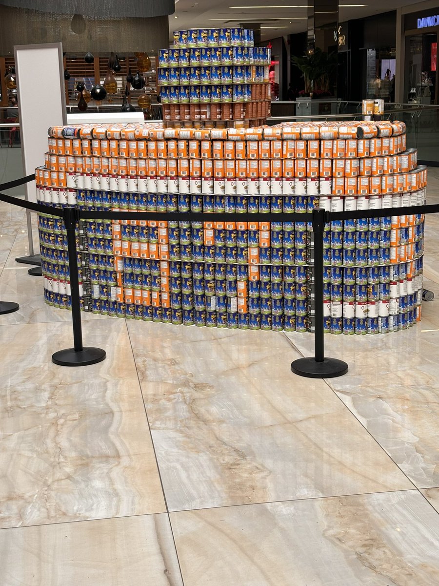 I feel whomever assembled the Can-nor McDavid display in WEM should have at least known what number he wears!  🤦‍♂️