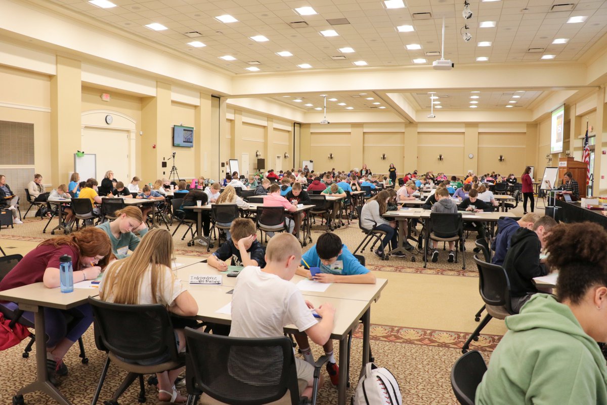 CentralRivers's tweet image. Yesterday, 192 sixth graders from 40 teams competed in the #MathBee finals! 🙌 Topics covered included geometry, expressions, statistics, ratios &amp;amp; more. Congrats to Union Middle School on winning first place! 🏆 Kudos to all teams for a great event! 👏 #EveryDayAtAEA #CRAEA (1/2)