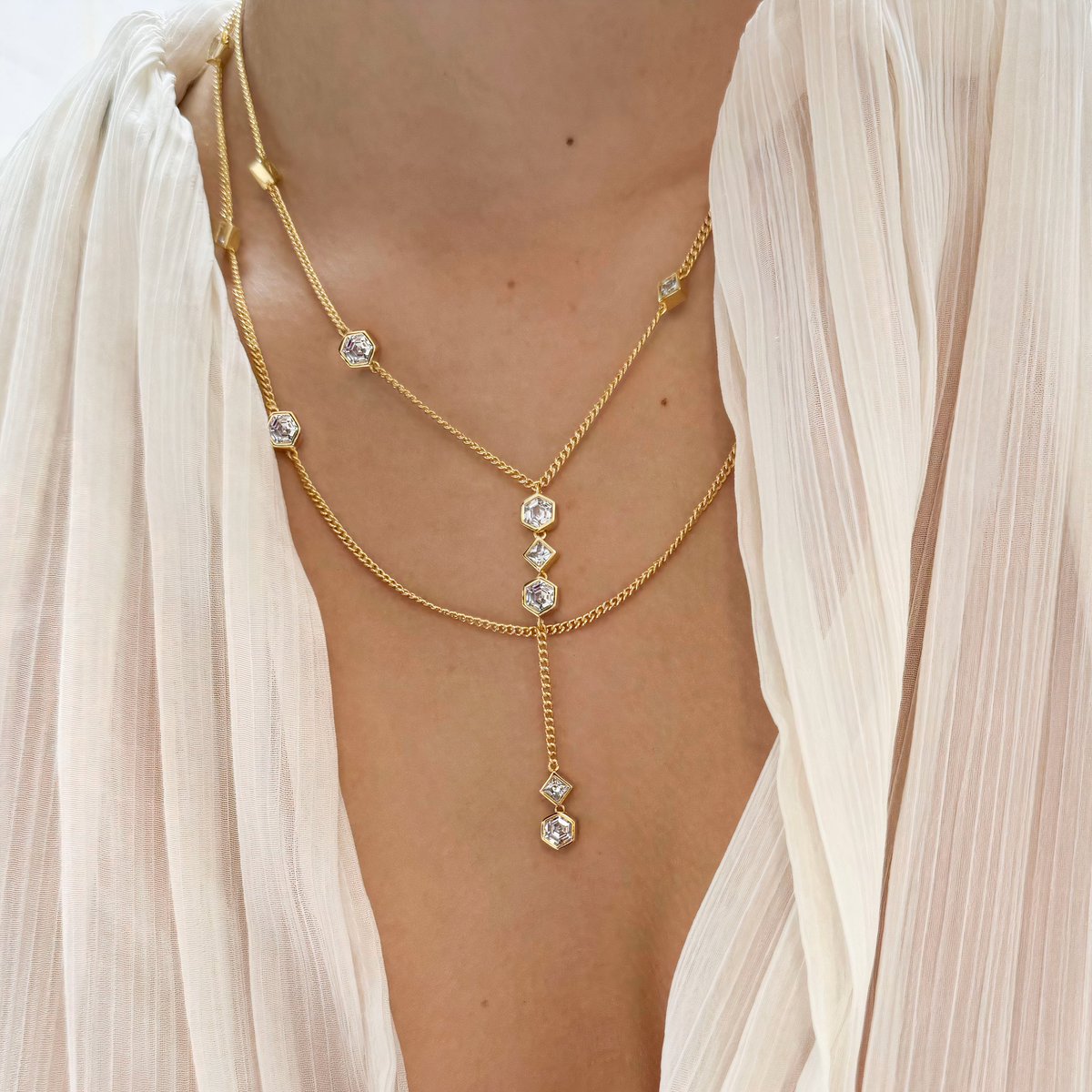Layering our way through day ✨ The Morgane Necklace 💎 #ShopBonheur #BonheurJewelry . #LayeredNecklace #JewelryGifts #GiftsForHer #JewelryMadeToLastALifetime