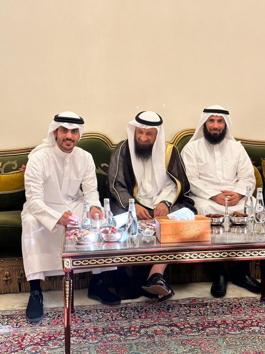 ﴿ وَمِنْ آيَاتِهِ أَنْ خَلَقَ لَكُم مِّنْ أَنفُسِكُمْ أَزْوَاجًا ﴾

الحمد لله الذي بنعمته تتم الصالحات 
    " تم بحمد الله تعالى وفضله "
               ( عـقـد قـراني )
سائلاً المولى عز وجل لي ولكم التوفيق