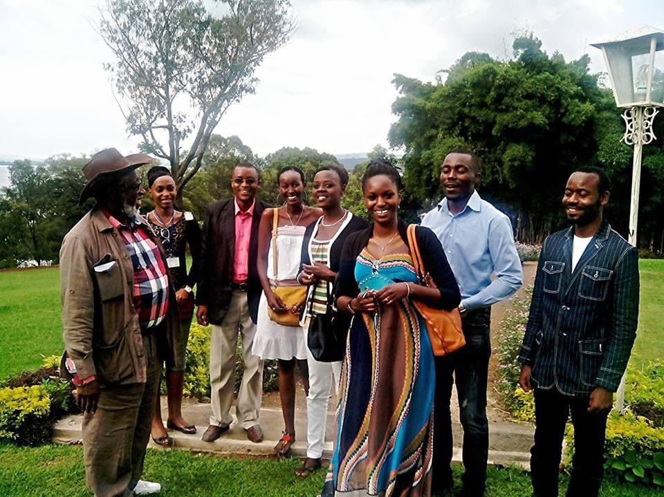 OjTino's tweet photo. @KimKimuntu @TheoKASI @gloiremurhigisi Il y a 10ans, Alors Président Provincial des étudiants de la province, j’ai eu l’occasion de visiter plusieurs fois cette résidence. Ce que je trouve nouveau c’est plus les assiettes sur la table, mais aussi les photos du #PR
Photos: #festival étudiants Grand Lacs #Cishambo https://t.co/JAkDnTUUQI
