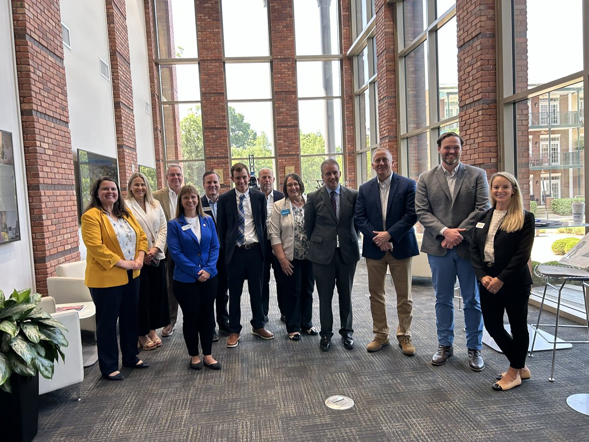 Today, @FLSecofCommerce J. Alex Kelly and @FLACommerce team members joined Representative @RAlexAndradeFL and economic development leaders to visit @TheIHMC and learn about how Florida can better leverage & extend human-centered computing and artificial intelligence capabilities.