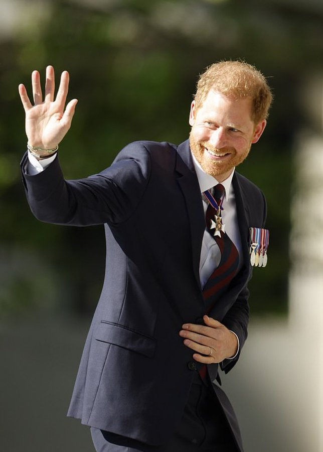 Harry. Happy. Handsome. Hardworking. Helpful. Heroic. Honest. Honorable. Hopeful. Humanitarian. Humble. Husband... 
#IAM10 #IAMHere #PrinceHarry #InvictusGames