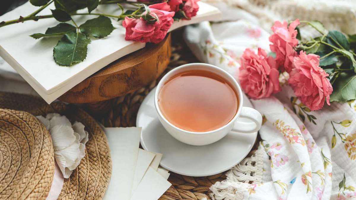 🌸☕ Exciting news! Join us for an unforgettable Mother’s Day Tea Party with Oak Street Health! Relax, socialize, indulge in snacks, and get crafty! Fri, May 10, 2-3 p.m. Free. Registration on RecLink opens Mon, May 6, 9 a.m. 💐 bit.ly/4dIz16n #MothersDayTeaParty