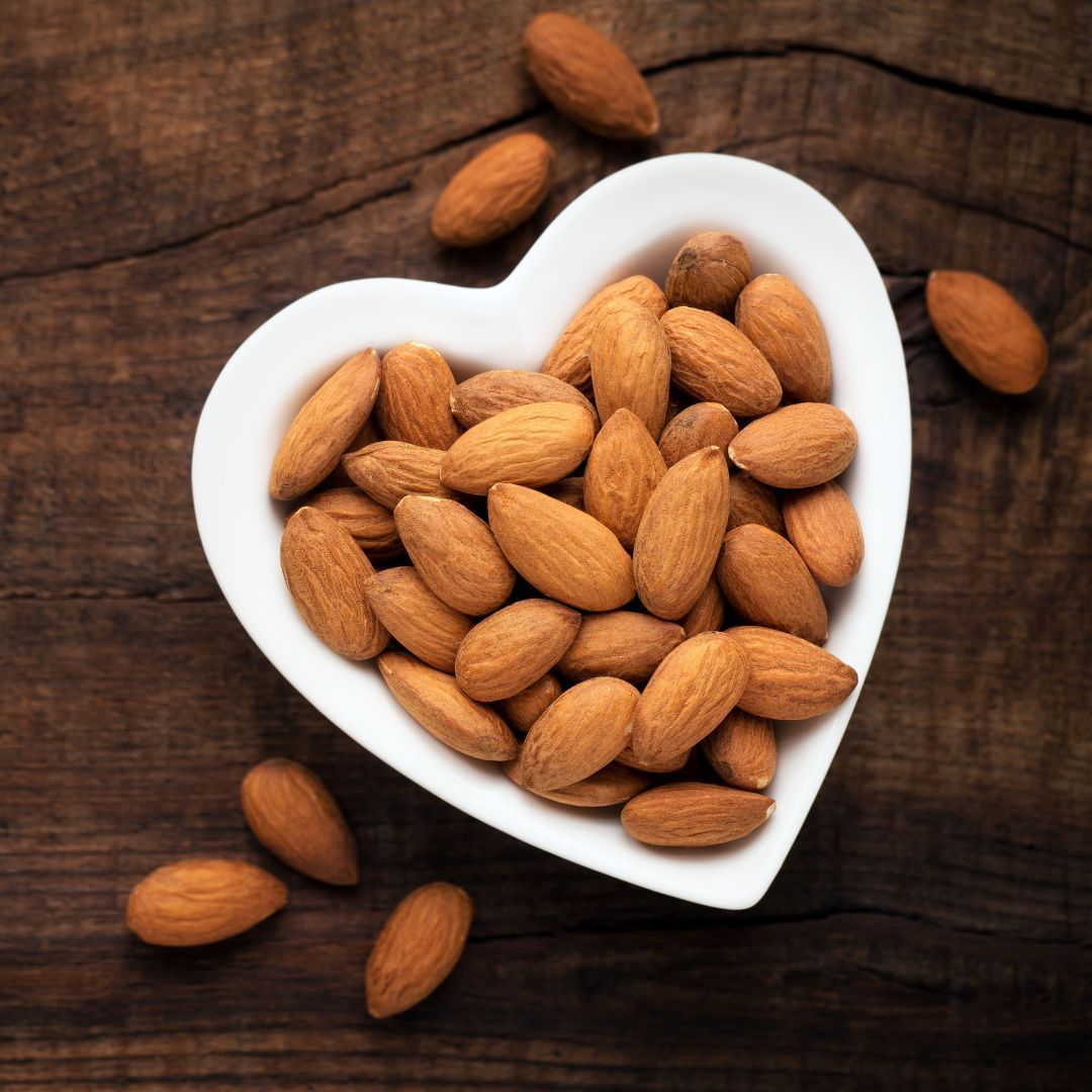 Did you know almonds are a great source of fibre and protein, and contain important nutrients including vitamin E, selenium, zinc, calcium, magnesium and B vitamins #healthtips #instahealth #eatingwell #healthyeating #liveinspired #almonds #healthyhappylife #nourishyourself