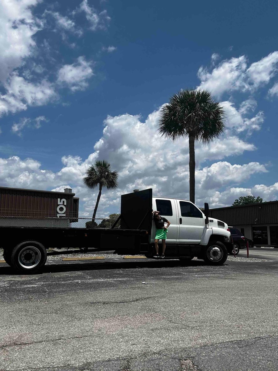 Just hanging out with the best welders on the 🌎 
💩 just got real! In 1 week Big Bertha will be on the road finally with my new flatbed with a custom welded box for my diesel vacuum setup!
#atticqueen #welderlife #customtruck #customweld #insulationcontractor #bigbertha