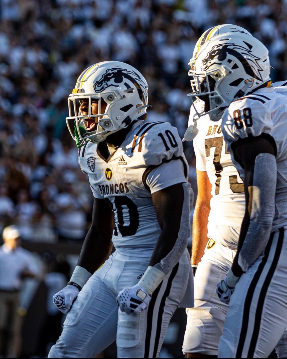 Damian Moore Jr tweet media