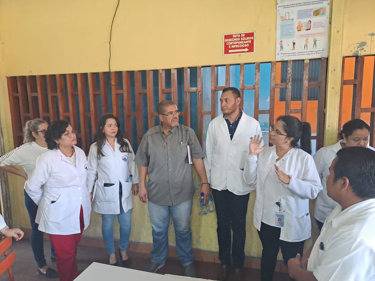 SHpsicosocial's tweet photo. ❤️🖤 Visita de la Ministra Asesora del Presidente de la República para Asuntos del  SILAIS-Managua  para corroborar la atención con calidad y cariño con la que son atendidos los pacientes que sufren enfermedad mental❤️🖤
#SaludEnFamiliaYComunidad 
#BuenGobiernoSandinista https://t.co/LzUQv11FjE