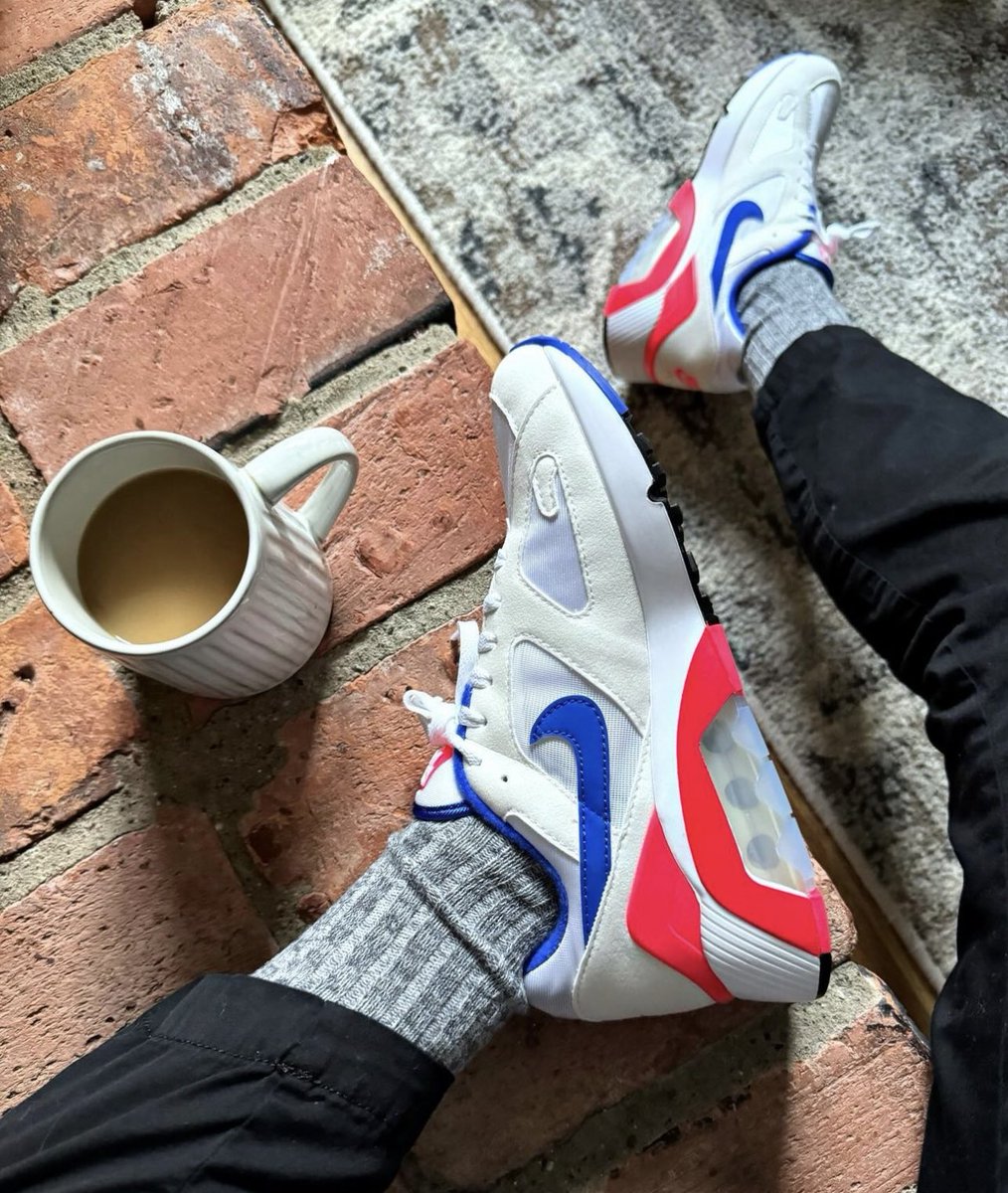 air max 180 ultramarine on feet