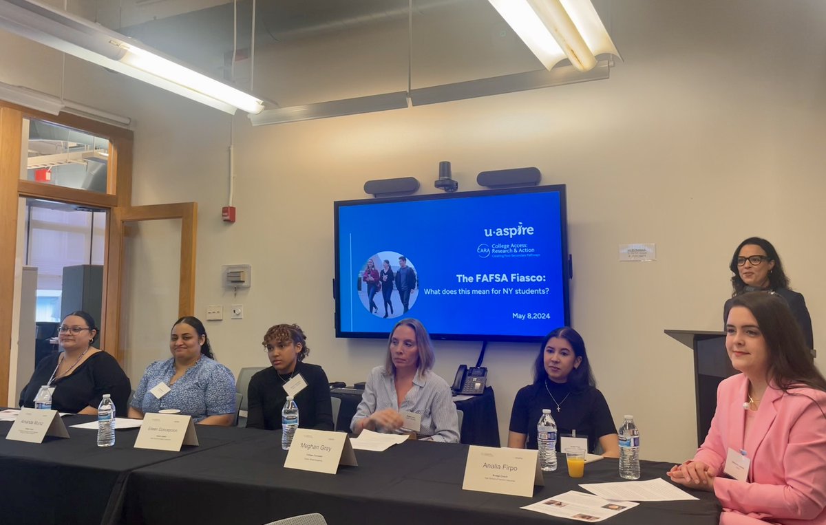 This morning, we joined forces with College Access: Research & Action (CARA) for an insightful event at the @FundforNYC, exploring the impact of the recent #FAFSA launch on #NY students. 🎓💡 Big thanks to all our speakers and panelists for their invaluable contributions!