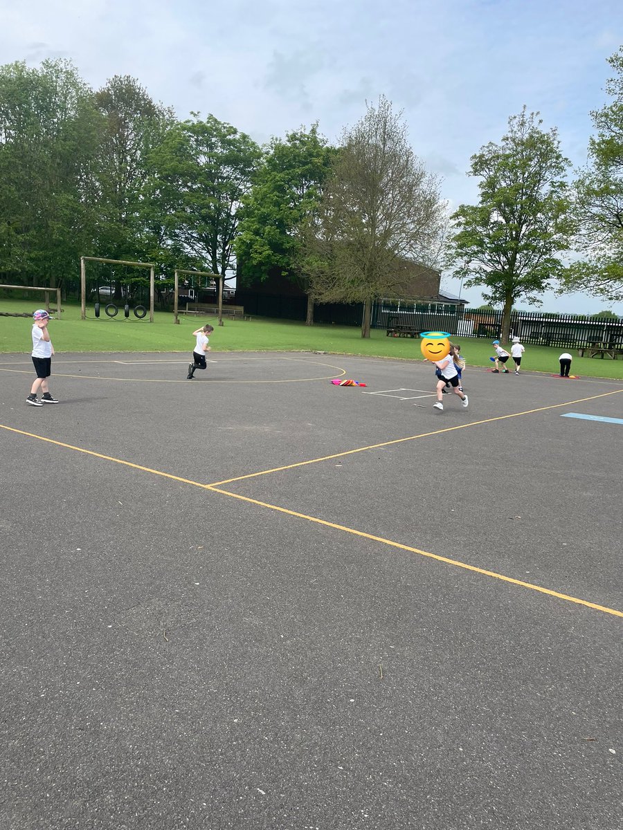 Year One have loved our PE topic so far this half term! We have introduced the concept of defending and attacking into a range of games to try out our new skills! @BarntonMissR @barntonMrJ