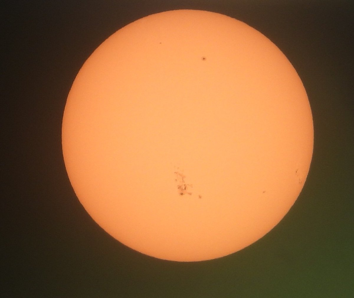 Progress Update on Solar Activity Continues as AR3664 Grows into a massive Sunspot and merged with I think another Region on April 8th 2024. @TheStormHour @ThePhotoHour #Sunspots #AR3664 #Sunspotregion #solarcycle #SolarFlare