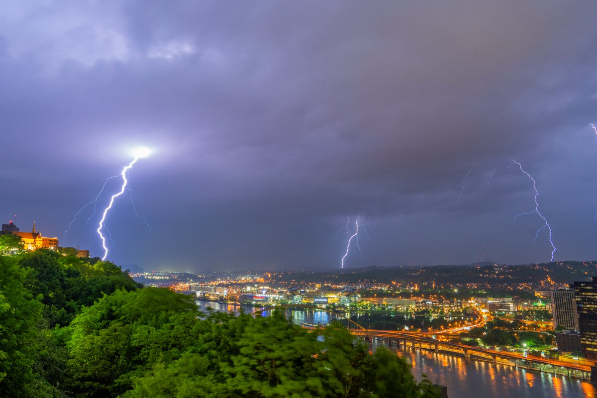 DaveDiCello's tweet image. I'll have a few more sets of lightning from last night's storm in #Pittsburgh to share, starting with this set looking up the Ohio River. It was amazing to see these bolts stretch all the way to the ground and see the landing points on some of them. Just SO bright.