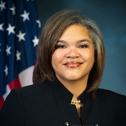 The National Fair Housing Alliance applauds the Federal Home Loan Bank of San Francisco’s announcement that Alanna McCargo will become the Bank’s next president and chief executive officer. Read our full statement: bit.ly/3JQf4wD #alannamccargo