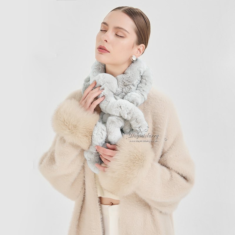 Super cozy rex rabbit fur scarf in Ivory. #ootd #fur #scarf #furscarf #womenswear #womenfashion #womenstyle #ladyfashion #ladystyle #outfits #girlsfashion #girlstyle #girlsoutfits #accessory #fashionscarf #fashionaccessories #fashiongram #new #rabbitfur #rabbitfurscarf #mystyle