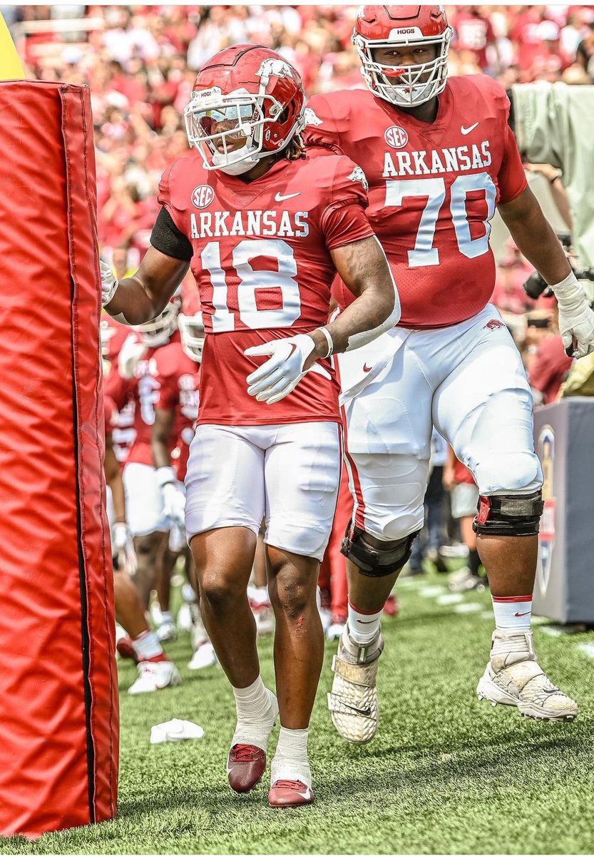 AGTG✞, Truly Blessed To Receive a(n) Offer From The University Of Arkansas 🔴⚪️ @T_WILL4REAL @RazorbackFB @MCPKnightsFB @kirkjuice32 @TCraw3 @ChadSimmons_ @SWiltfong_ @RivalsFriedman @CalebJ_Rivals