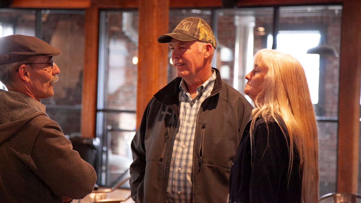 I had a great time meeting with Montanans at Central Feed Grilling company recently.
