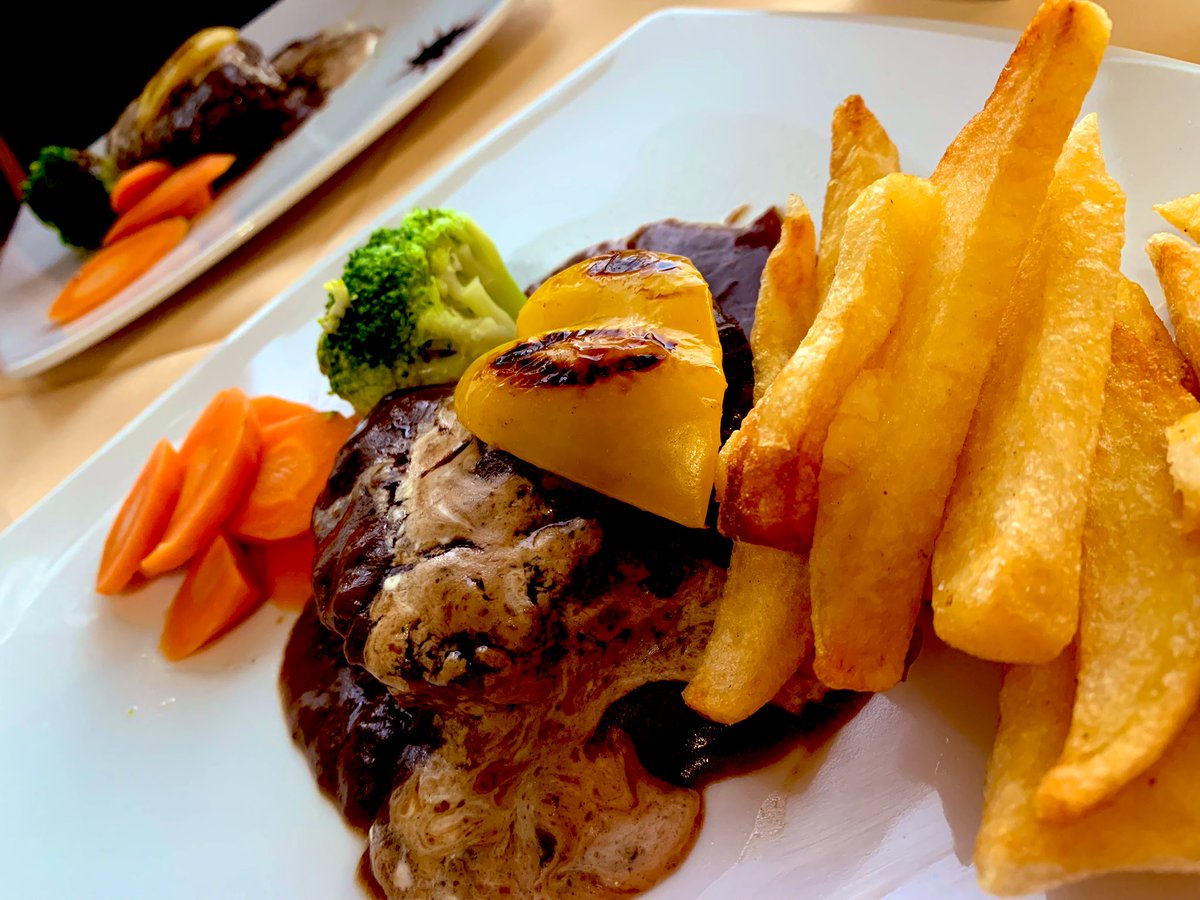 Food & drink heaven… ❤️🥰🌅🌴🌺🥂🍾💖😍🥩🍟🥕🥦🇨🇾🌠🌚🫶🏻✨💫 #Cyprus #love #dinnerfortwo #wine #steak