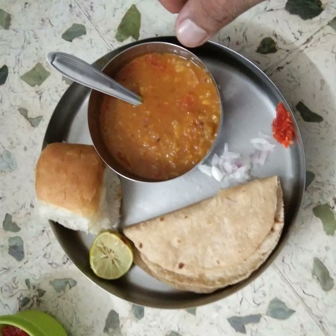 lajawabswadoffi's tweet image. Tuesday dinner with pav bhaji, roti, rice and fundoo ice cream.
#homefood #homecooking #wednesdaydinner #wednesdayfood #foodblogger