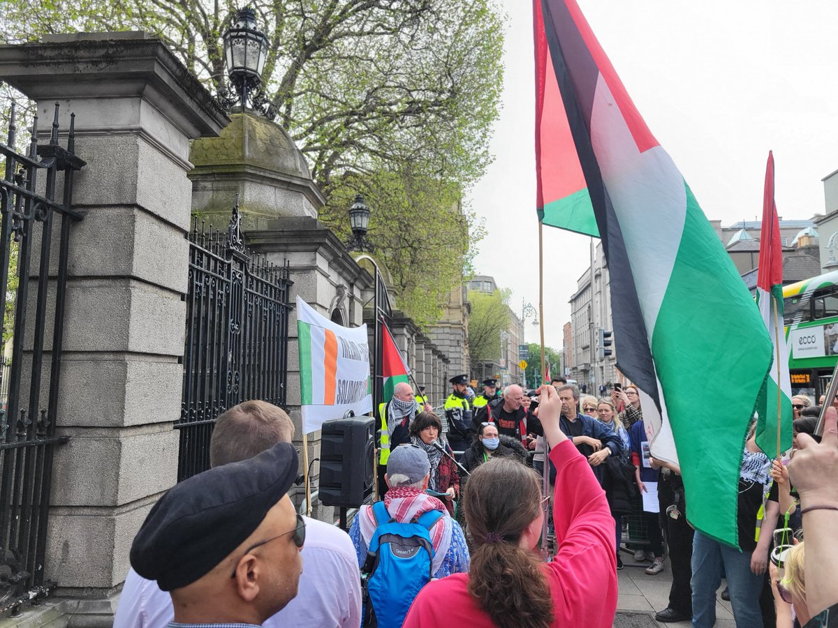 A massive turnout and even more powerful speeches today as we stood in solidarity with Rafah, at Ireland-Palestine Solidarity Campaign (@ipsc48)'s #AllOutforRafah Emergency Protest ! 🇵🇸 ❤️
