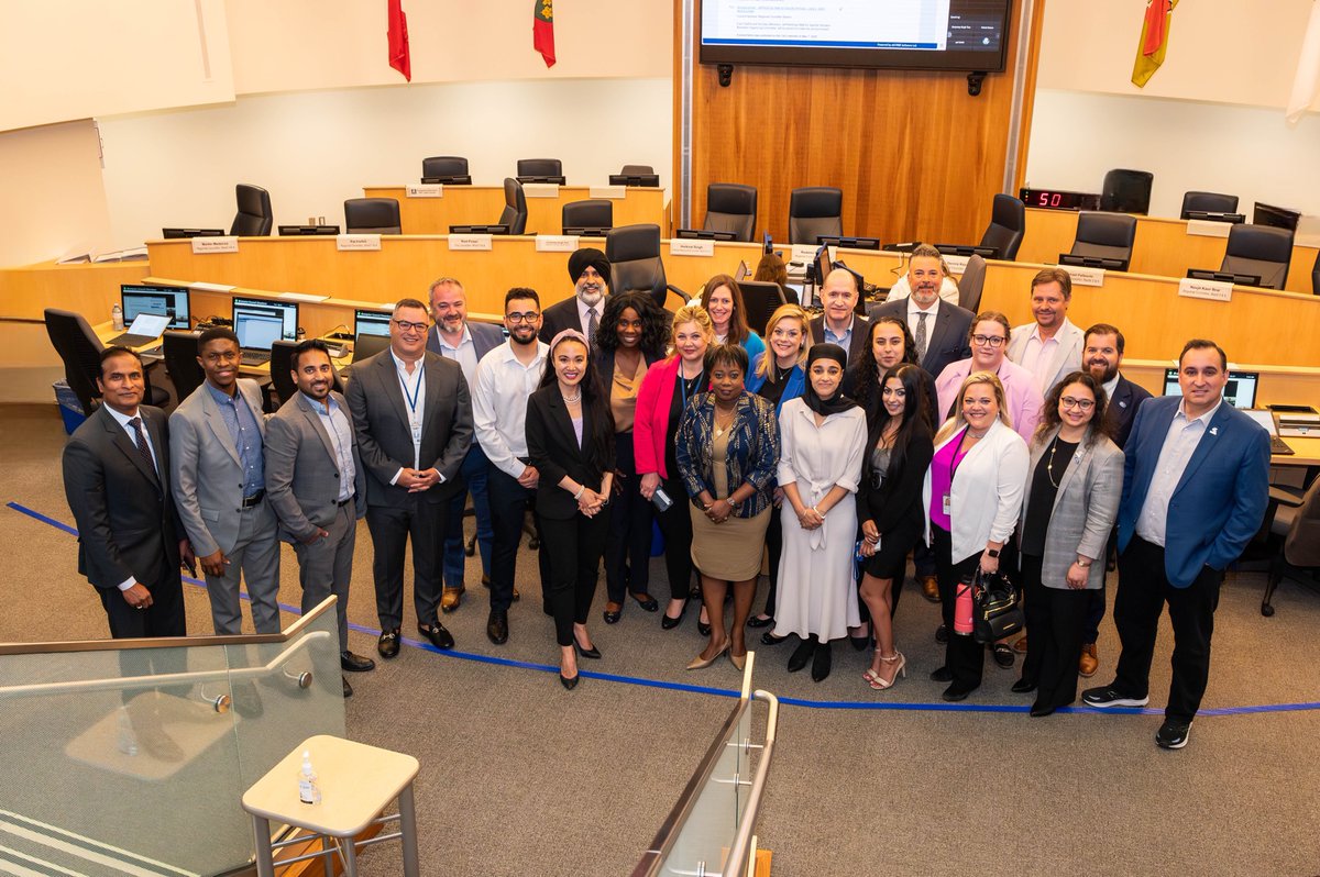 In honour of Economic Development Week, the @invest_brampton staff attended Council today. As Chair of the Economic Development Committee, Regional Councillor @gurpartapstoor highlighted the importance of economic development as an engine for job creation and for improving the…