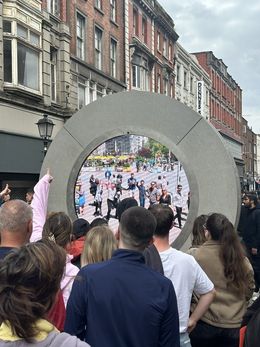 What a fantastic way to connect the peoples of cities on opposite sides of the ocean! Great to see people having fun with it #Portal