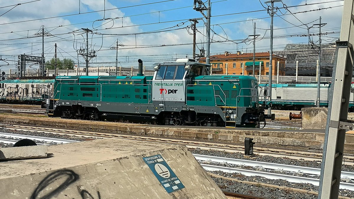 Super shunter stabled at Bologna Centrale 8.5.24 #trainpic