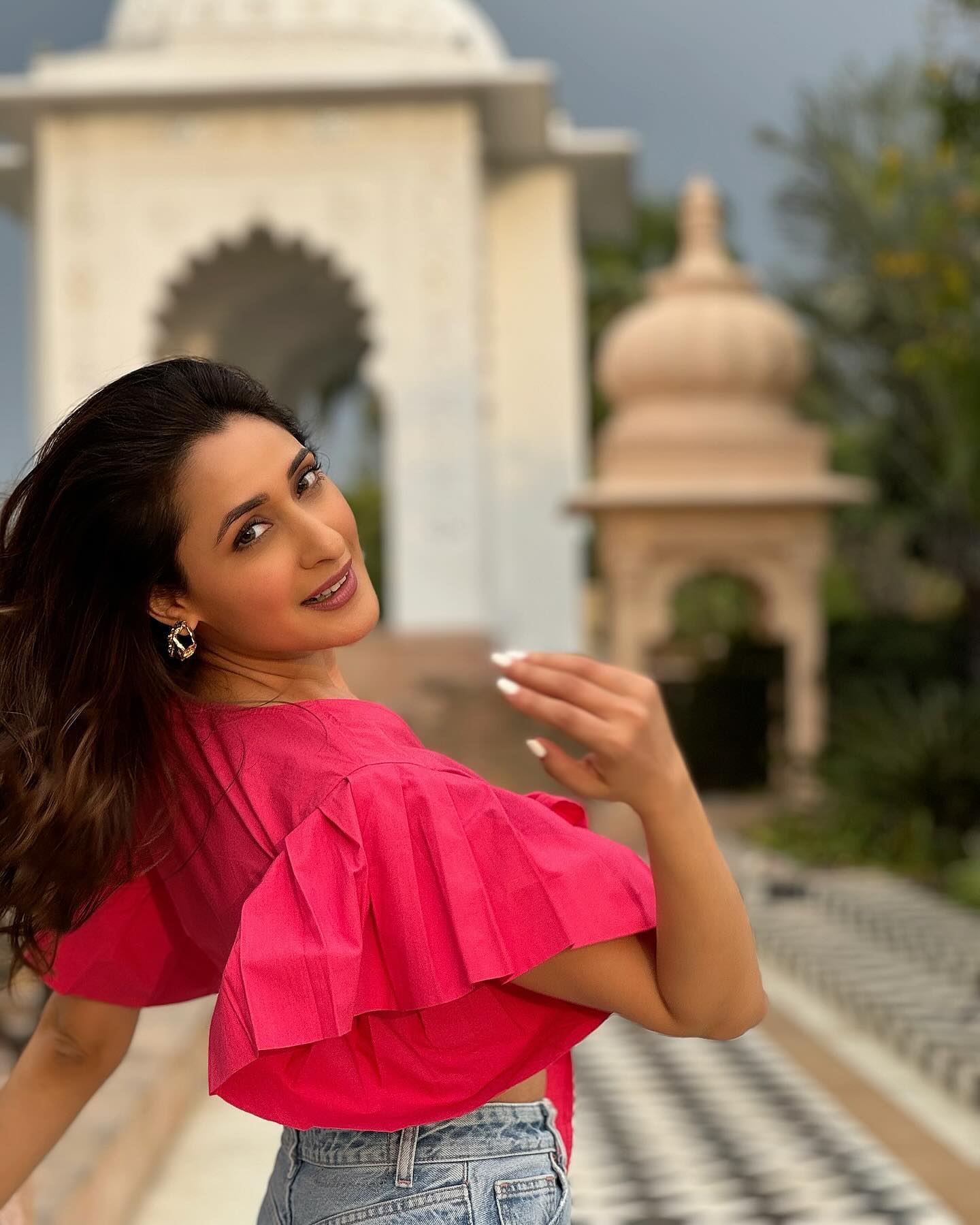 GNEk7ICa0AAcSsK?format=jpg&name=large