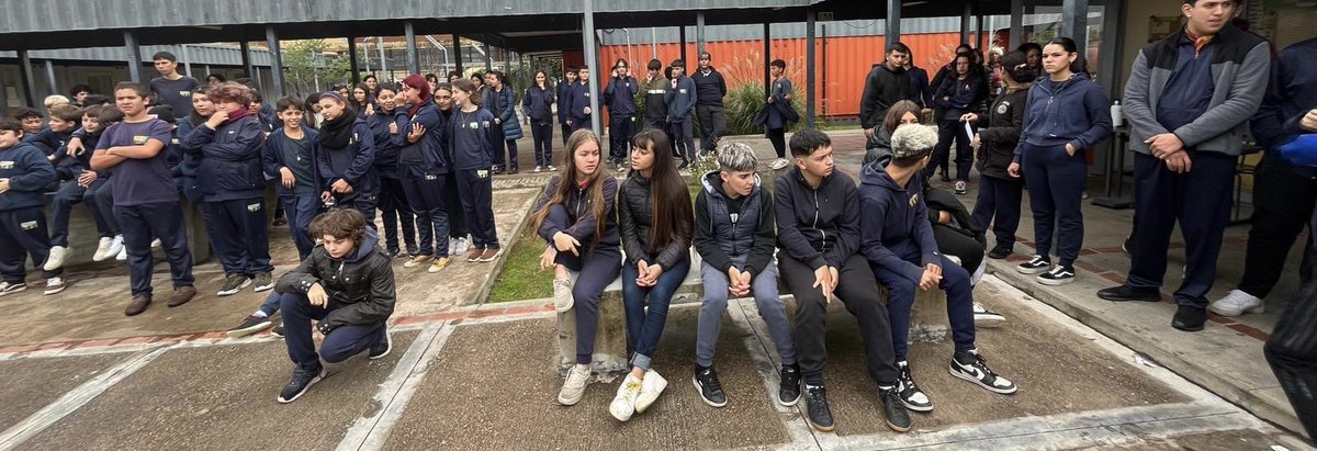 GSilvera06's tweet photo. En el día de hoy el CEA 183 NelsonMandela @UTU_Uruguay reconoce y premia a los estudiantes 0 falta en este prmier período del año.
La asistencia regular a clases no es solo una obligación, sino un compromiso que impulsa el aprendizaje y el crecimiento personal.
#aprendermas https://t.co/lHJpvVQ8o9
