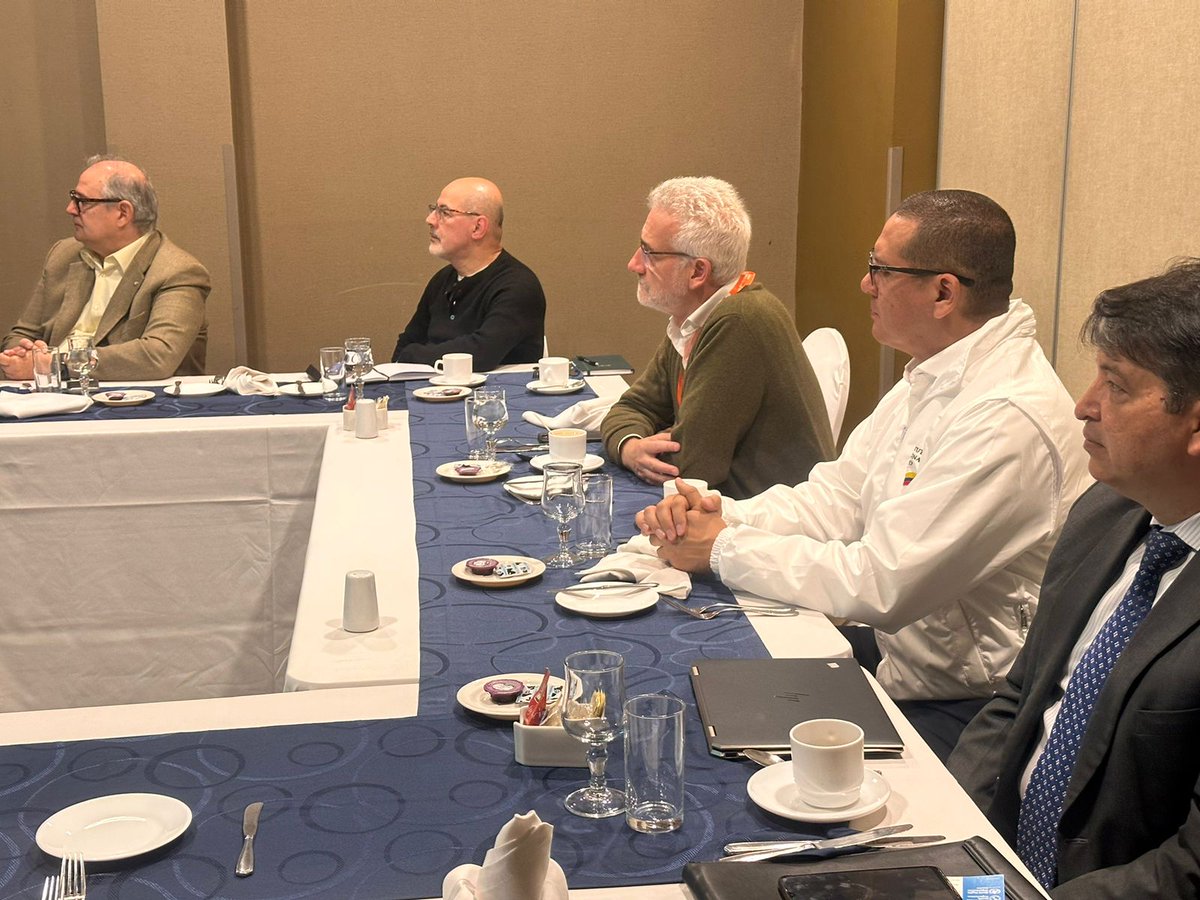 #INSTeCuenta Nuestro director, <a href="/giovannyrubiano/">Giovanny Rubiano MD</a>,  se reunió con Silvain Aldighieri, director de Prevención, Control y Eliminación <a href="/pahowho/">PAHO/WHO</a> y su equipo, para apoyar los procesos de vigilancia en el marco de la iniciativa de eliminación de enfermedades 2030.paho.org/es/iniciativa-…