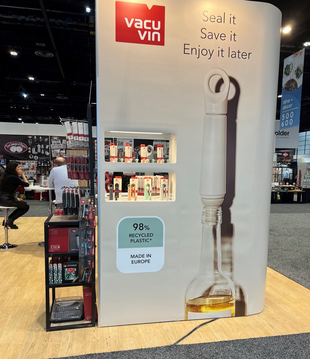 expolinc's tweet photo. Expolinc has a global network of dealers that enables companies such as Vacu Vin to be able to build systems anywhere that suits their needs at significant savings. Merk Displays and Vacu Vin worked to create a display that works equally well in their local and U.S. markets. https://t.co/ez2eoZfw0b