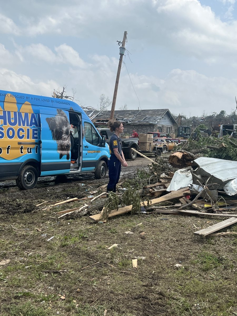 SethAndrewsTTA's tweet image. After all these years, the Henry Van (which you funded) continues its mission of rescue, this time in post-tornado #Barnsdall, OK.

@Tulsapets is going street by street with dog food, vet care, and shelter for pets as families recover.