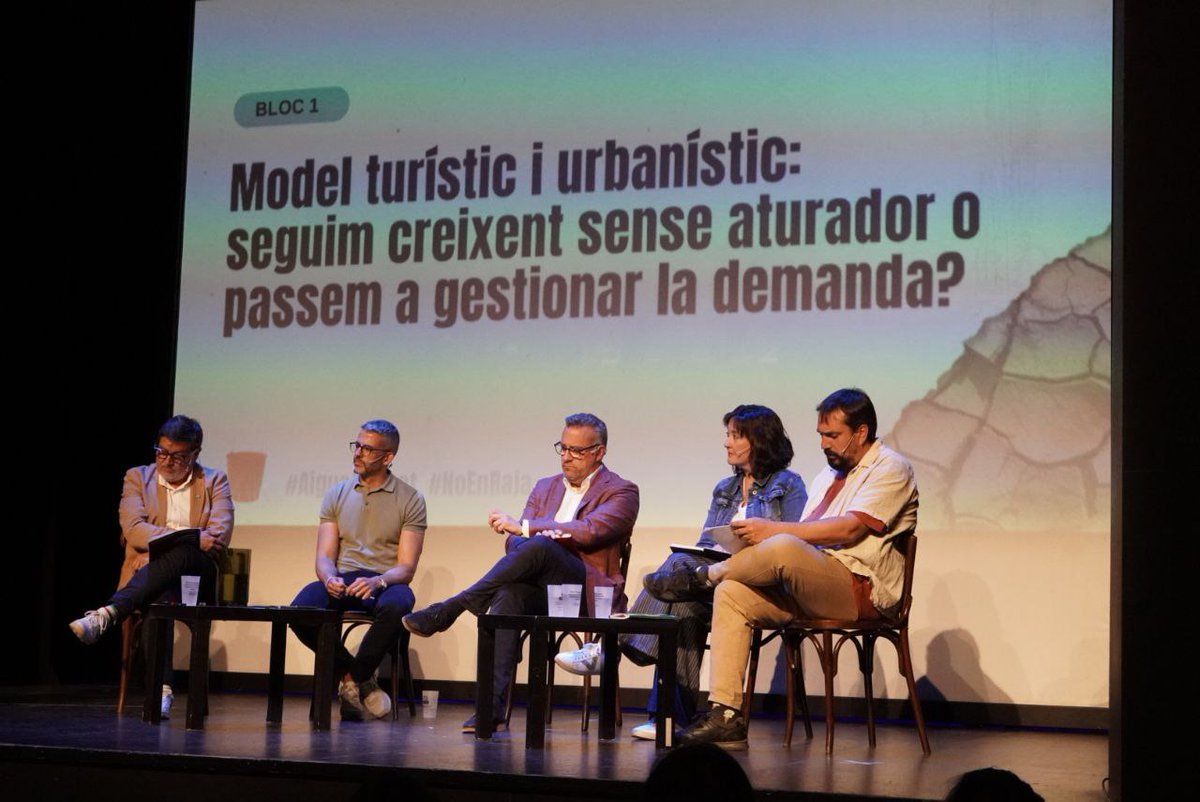 Comencem #AiguaADebat parlant del model turístic i urbanístic 🏖️🏢 Seguim creixent sense aturador o passem a gestionar la demanda d'aigua?  🗣️ Inicia la ronda @jordi_riba_ (@socialistes_cat) 🎥 Segueix-ho en línia: youtube.com/live/MgpPFogI9…