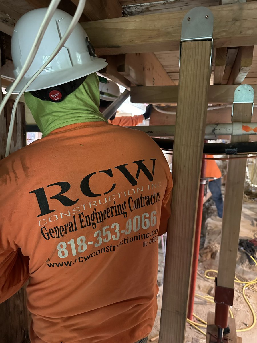 rcwconstruction's tweet photo. Don’t wait!!! Yes you can request an estimate for your Hillside house foundation. Modern and timeless. #structural #concrete #basements #generalengineering #foundation #contractor #caisson #waterproof #shoring #earthquake #rcwcrew👷 https://t.co/ndDIARjTBn
