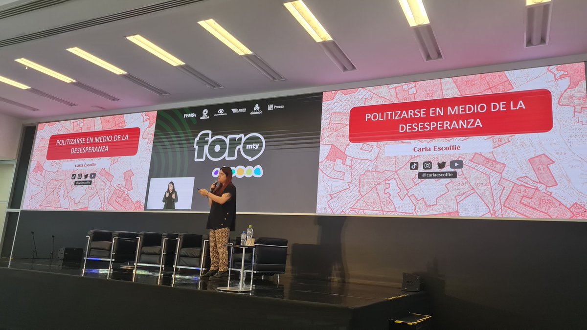 Sandrine_SBH's tweet photo. Arrancamos @foromty con una charla maravillosa de @carlaescoffie 
Nos invita a descubrir quienes somos políticamente: en qué creemos, antes de votar. Y sobre todo organizarnos en comunidad para crear el mundo que queremos!
#ForoMty https://t.co/P2SBLmfgCw