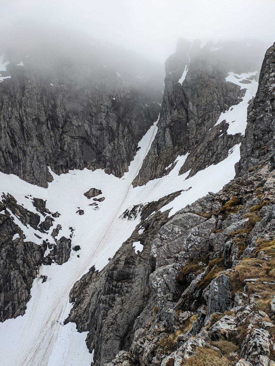 With the first real blast of sustained warmth on the cards, it's easy to forget that for some places in the UK winter still keeps an icy grip. Ben Nevis's north-east face is reliably cold and snowy into June in most years. 📷Matt Brown facebook.com/groups/British…