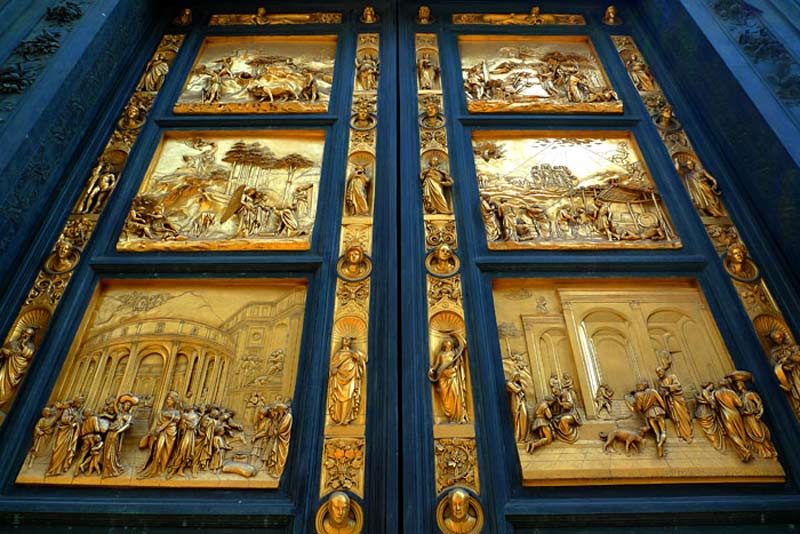 La Puerta del Paraíso, Florencia, se trata de una puerta del Baptisterio de San Juan, ubicada enfrente de la Catedral de Santa María del Fiore. Este portal es obra de Lorenzo Ghiberti, un famoso escultor y orfebre de Italia #arte