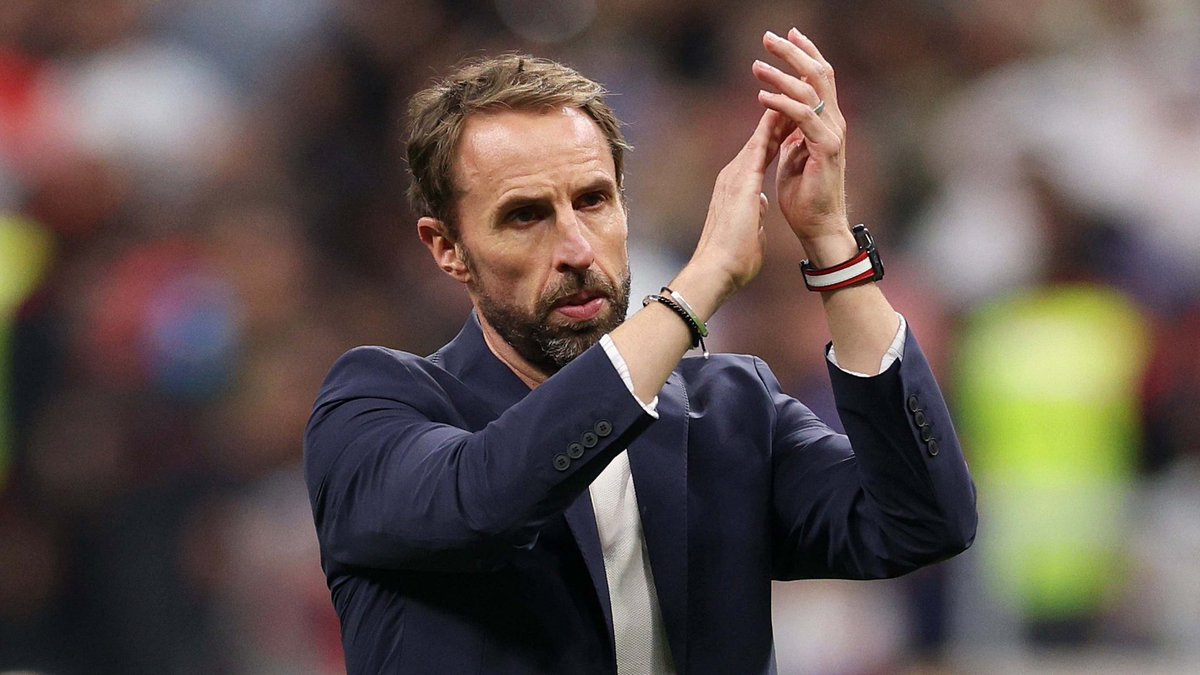 🚨 #mufc will not choose a successor to Erik ten Hag - if they part ways this summer - on their silverware alone, which boosts Gareth Southgate's chances of emerging as the favourite. [@Matt_Law_DT]