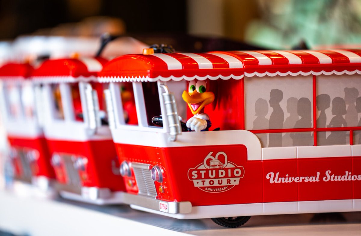 All aboard the Glamor Tram! Commemorate the 60th anniversary of the Studio Tour with a Woody Woodpecker popcorn bucket. 🍿