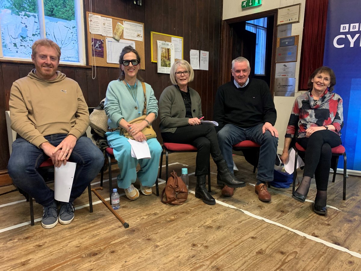 Y ddau dîm ar Y Talwrn nos Sul fydd Y Glêr a'r Derwyddon👇

📻 Y Talwrn nos Sul 19:00
<a href="/BBCSounds/">BBC Sounds</a> <a href="/trydarbarddas/">Barddas</a> <a href="/eurig/">Eurig Salisbury OMB</a> <a href="/siwjones1/">Siw</a>

bbc.in/4dyrBT5