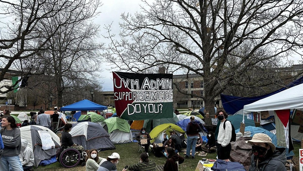 The Pro-Palestinian encampment at the University of Vermont has largely disbanded, 10 days after the antiwar demonstration began. By late Wednesday morning, the encampment, which once included more than 90 tents, had shrunk to just a handful buff.ly/3QCYcNt